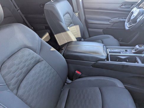 Certified 2024 Nissan Pathfinder SV image 11