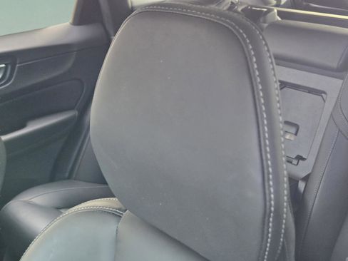 Used 2023 Volvo XC60 B6 Ultimate w/ Protection Package Premier image 13