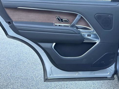 Certified 2024 Land Rover Range Rover Long Wheelbase SE image 12