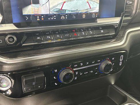 Used 2025 Chevrolet Silverado 1500 LTZ w/ LTZ Premium Package AWD/4WD image 33