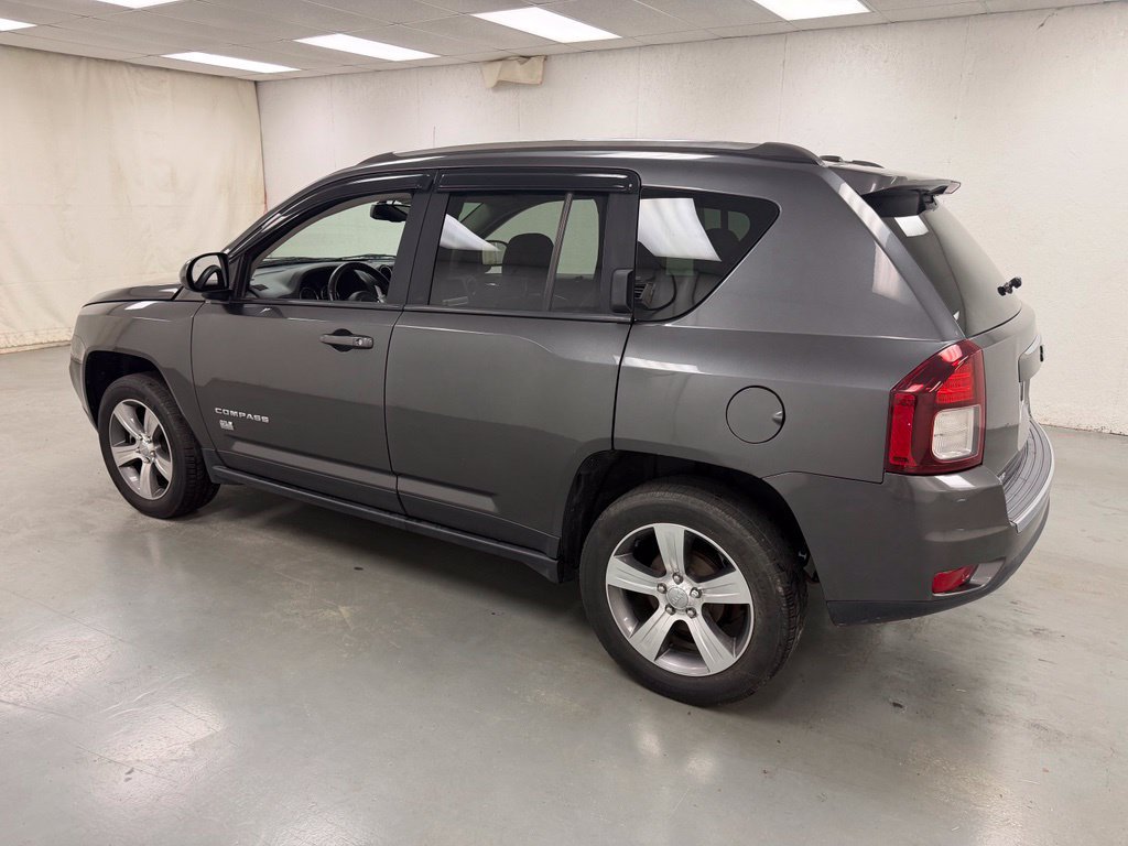 Used 2016 Jeep Compass High Altitude FWD image 3