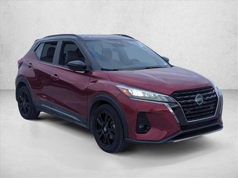 Used 2021 Nissan Kicks SR w/ SR Premium Package image 3