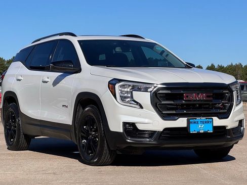 Used 2022 GMC Terrain AT4 w/ Infotainment Package II image 11