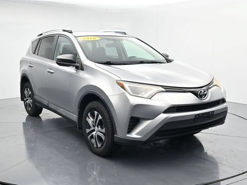 Used 2016 Toyota RAV4 LE AWD/4WD image 2