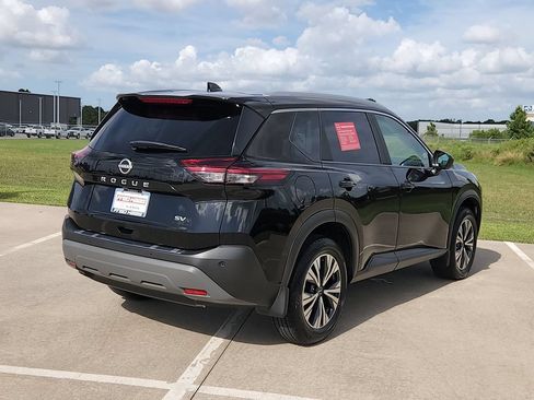 Certified 2023 Nissan Rogue SV w/ SV Premium B Package FWD image 5