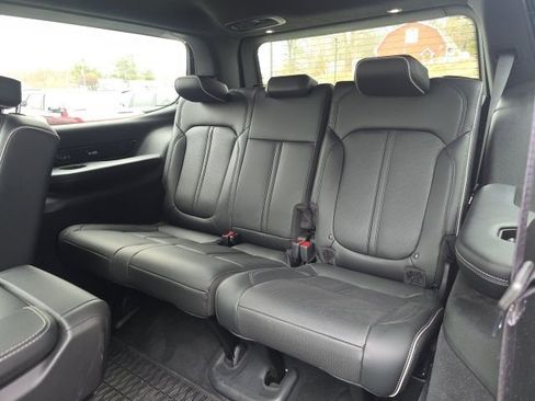 Certified 2025 Jeep Grand Wagoneer Series II Obsidian w/ Quick Order Packagew 28T AWD/4WD image 30
