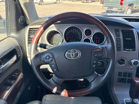 Used 2013 Toyota Sequoia Platinum image 17