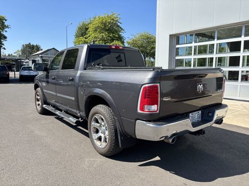 Used 2016 RAM 1500 Laramie w/ Convenience Group AWD/4WD image 3