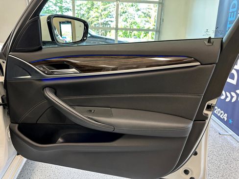 Used 2019 BMW 530i w/ Convenience Package image 22