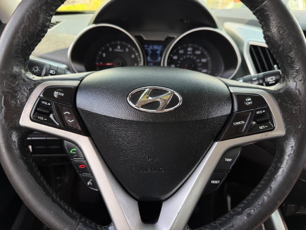 Used 2012 Hyundai Veloster w/ Style Pkg FWD image 18