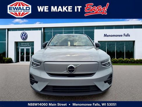 Used 2023 Volvo XC40 Recharge Plus AWD/4WD image 2