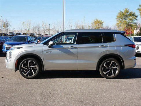 Used 2025 Mitsubishi Outlander SEL image 4