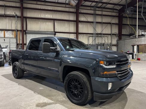Used 2018 Chevrolet Silverado 1500 LT w/ All Star Edition image 2