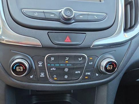 Used 2019 Chevrolet Equinox LT w/ Driver Convenience Package AWD/4WD image 17