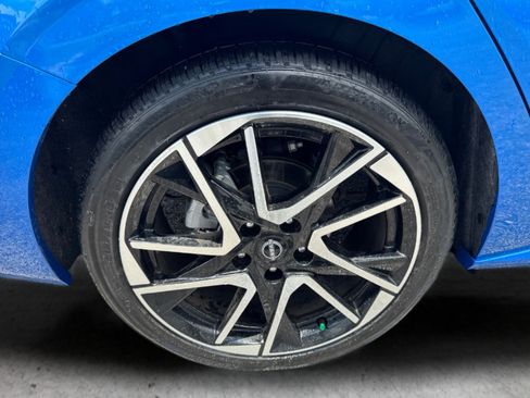 Certified 2025 Nissan Sentra SR FWD image 37