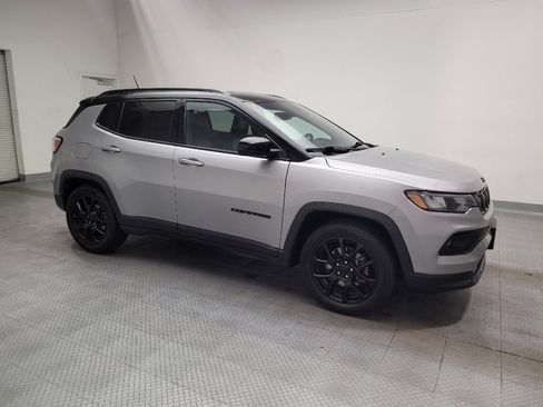Used 2022 Jeep Compass Latitude w/ Convenience Group FWD image 11