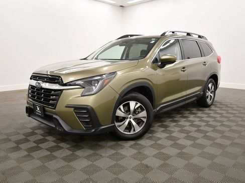 Used 2025 Subaru Ascent Premium AWD/4WD image 2
