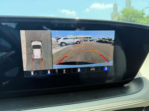Used 2025 Buick Encore GX Avenir w/ Avenir Technology Package AWD/4WD image 15