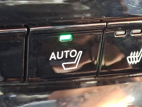 Used 2024 Acura MDX SH-AWD w/ Technology Package image 26