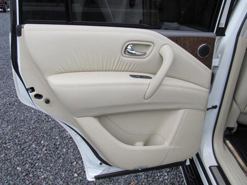 Used 2017 INFINITI QX80 2WD w/ Driver Assistance Package image 31