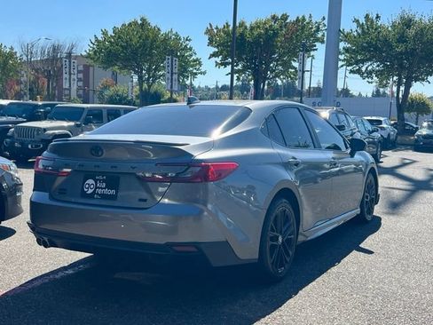 Used 2025 Toyota Camry SE w/ Convenience Package AWD/4WD image 9