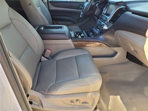 Used 2019 Chevrolet Suburban Premier image 10