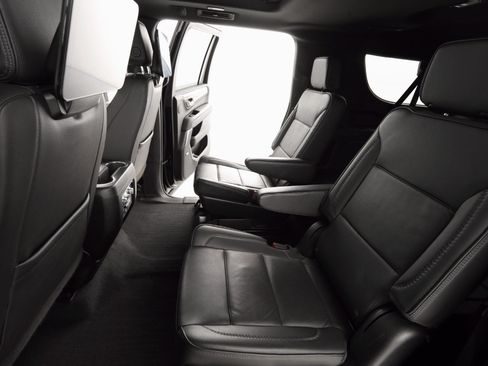 Used 2023 GMC Yukon XL Denali w/ Denali Reserve Package image 33