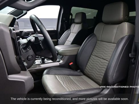 Used 2024 Chevrolet Silverado 1500 ZR2 w/ Technology Package image 8