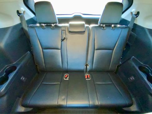 Used 2021 Toyota Highlander XLE image 30