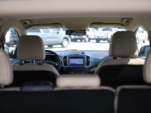 Used 2020 Ford Edge SEL w/ Convenience Package FWD image 11