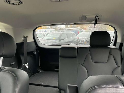 Used 2023 Kia Telluride EX w/ EX Captain's Chair Package image 12