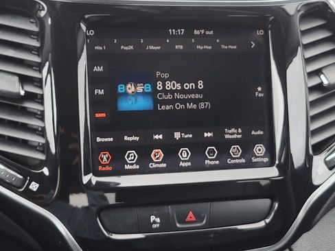 Used 2019 Jeep Cherokee Limited FWD image 24