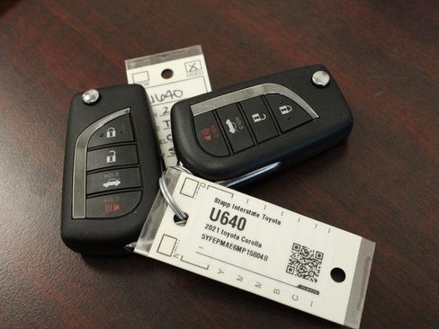 Certified 2021 Toyota Corolla LE image 26