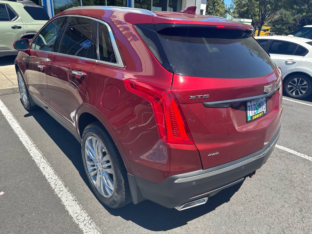Used 2017 Cadillac XT5 Premium Luxury w/ Driver Assist Package AWD/4WD image 4