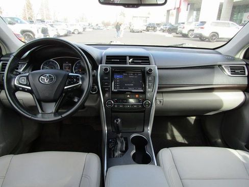 Used 2017 Toyota Camry XLE w/ Moonroof Package image 10