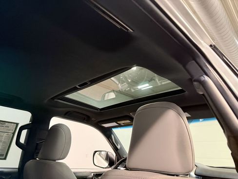 Used 2023 Lexus GX 460 image 70