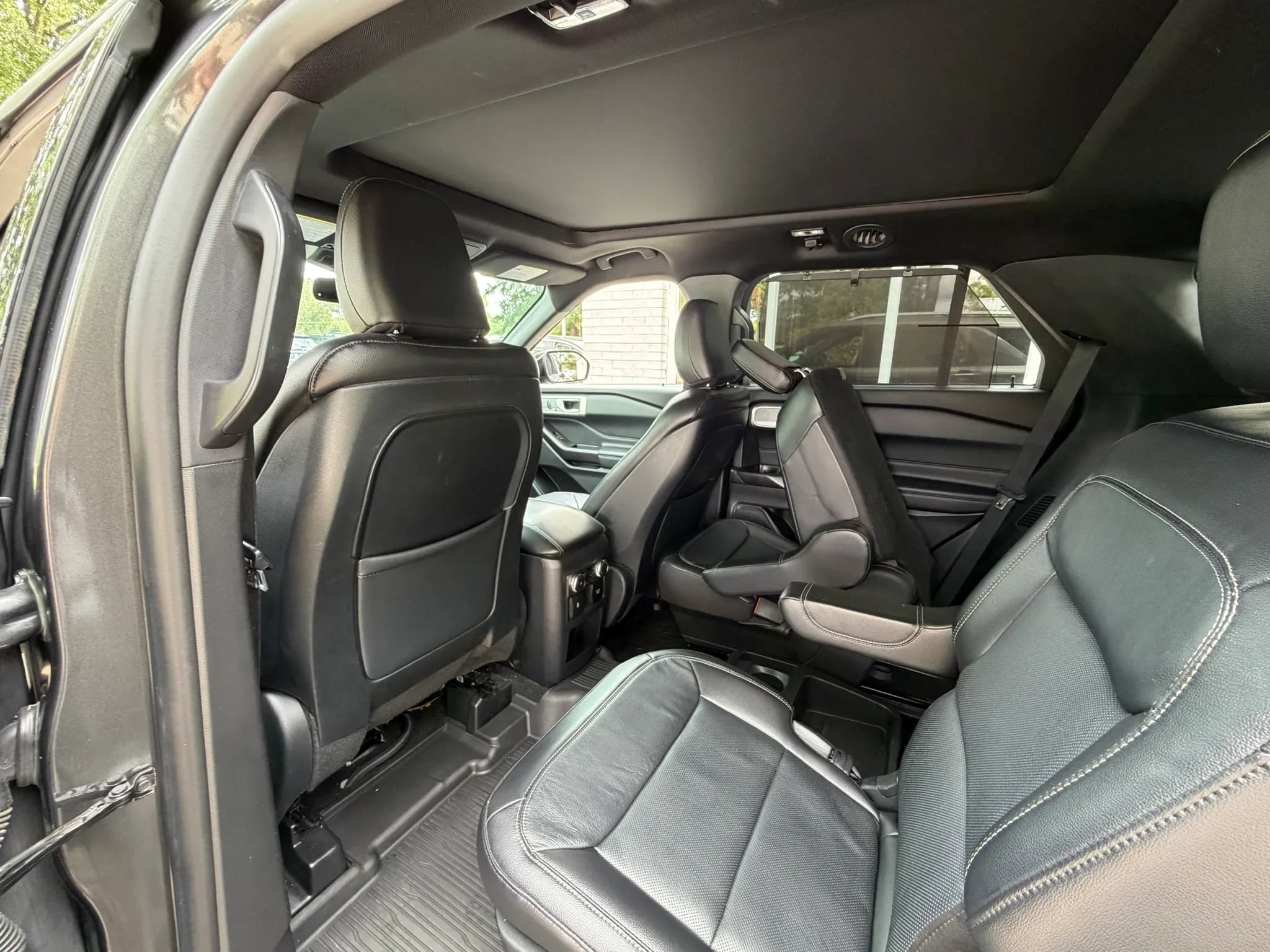 Used 2020 Ford Explorer Limited w/ Class III Trailer Tow Package AWD/4WD image 31