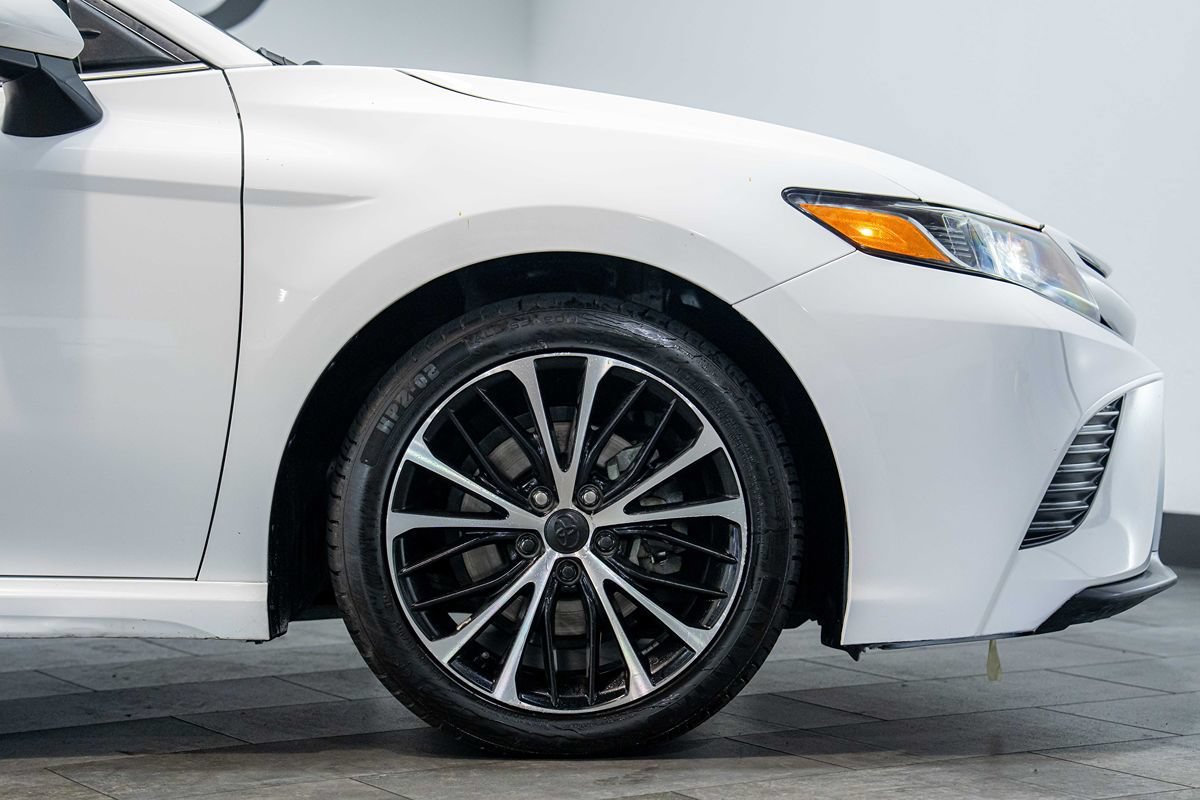 Used 2020 Toyota Camry SE FWD image 21