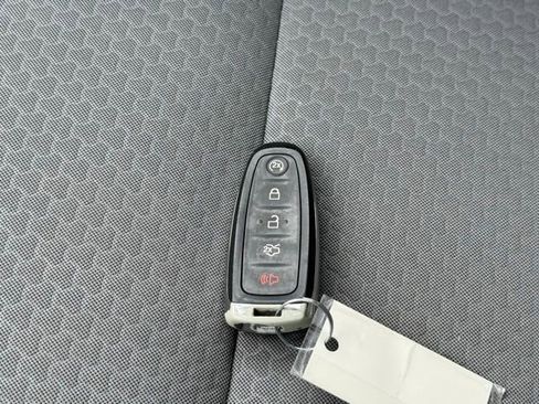 Used 2019 Ford Escape SE image 30