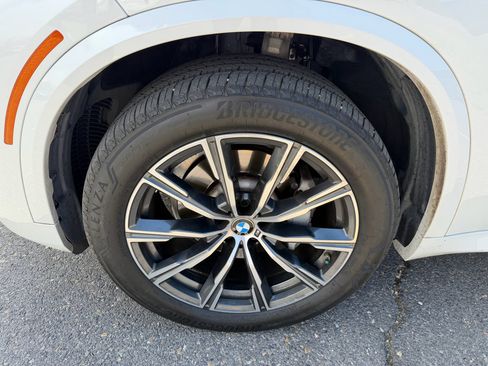 Used 2022 BMW X5 xDrive40i w/ M Sport Package AWD/4WD image 8