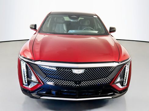 Used 2024 Cadillac Lyriq Luxury w/ LPO, Floor Liner Package image 2