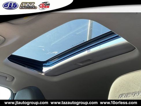 Used 2025 Chevrolet Trax ACTIV w/ Sunroof Package FWD image 12