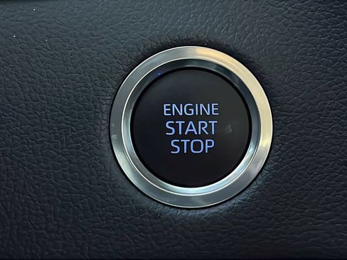 Used 2024 Toyota Tundra Limited AWD/4WD image 26