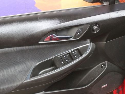 Used 2017 Chevrolet Cruze LT FWD image 13