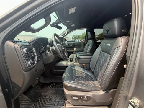 Used 2020 GMC Sierra 1500 AT4 w/ AT4 Premium Package AWD/4WD image 2