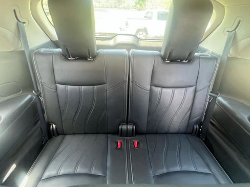 Used 2013 INFINITI JX35 AWD w/ Premium Pkg image 11