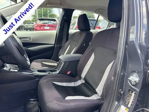 Used 2025 Toyota Corolla LE FWD image 9