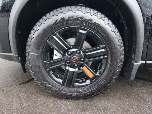 Certified 2025 Nissan Rogue SV AWD/4WD image 31
