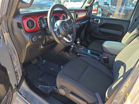 Used 2023 Jeep Gladiator Rubicon w/ LED Lighting Group image 11