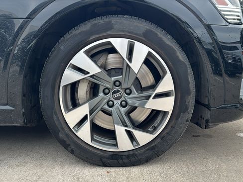 Used 2021 Audi e-tron Premium Plus w/ Premium Plus Package image 33